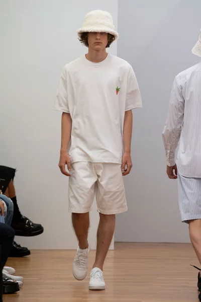 Look 4
